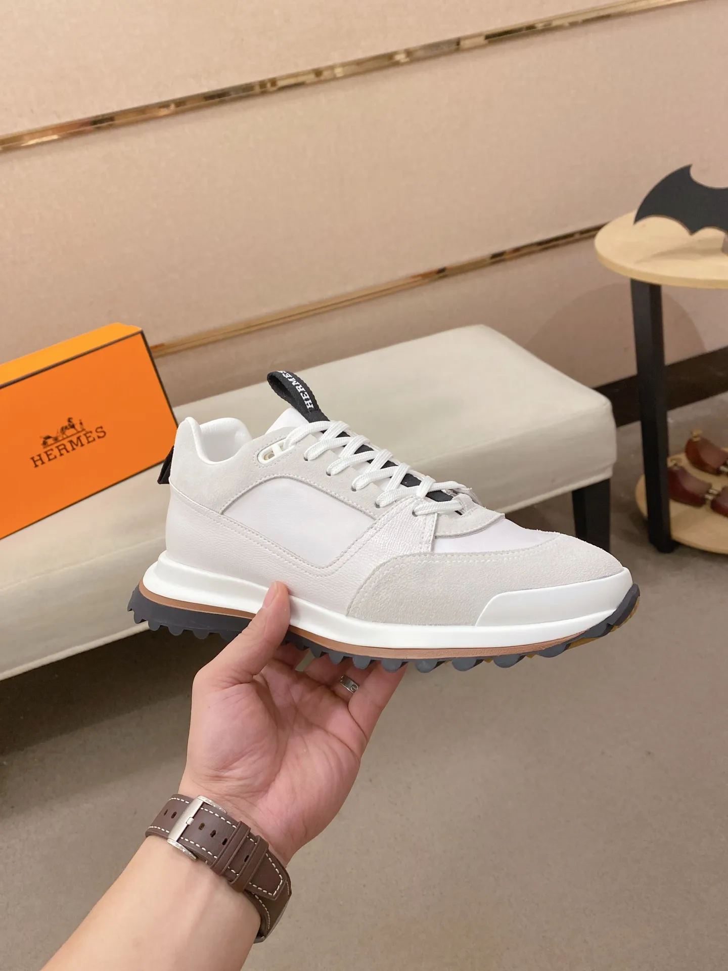 Men's clothing and shoes💰: 520💰《HERMES》【Classic original single version】Hermès; top 🔝purchasing agent🔍🔍men's latest 🇺🇸 counter sales simultaneously, original imported from Italy ▲▲first-layer cowhide ▲▲ (high-end, nobility, class) times) Exquisite workmanship (Italian 🇮🇹Imported water-dyed 🐂cowhide lining) sole: Original sole provided by the original factory, ⚠️exclusive double-layer activity·TPR·rubber·combined molded outsole; super comfortable·wear-resistant·non-slip·environmental protection The real thing is more beautiful if you take the real thing (high quality, follow the order), you can enter and exit the counter at will * Number of yards: 38·39·40·41·42·43·44# (can be customized 45.)